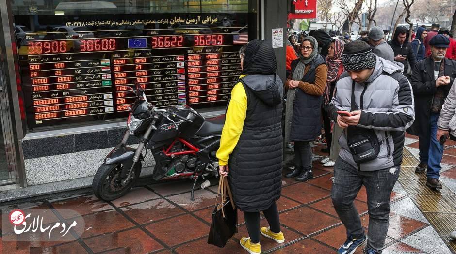 مهار بی ثباتی بازار ارز از دست دولت خارج شده