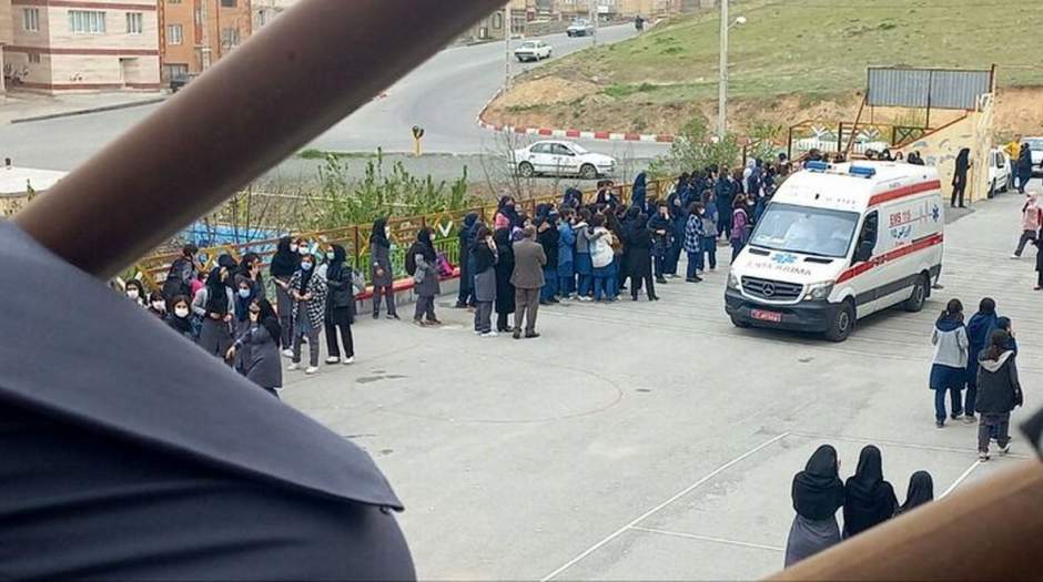 کشیک والدین دانش‌آموزان در اطراف مدارس دخترانه