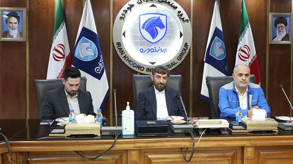 صنعت خودرو کشور با انتقاد غیرمنصفانه تخریب نشود