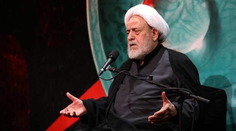 با فشار کسی دین‌دار نمی‌شود
