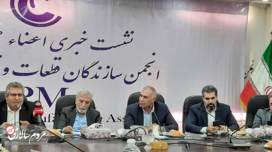قیمت گذاری خودرو باید در اختیار خودرو سازان قرار گیرد