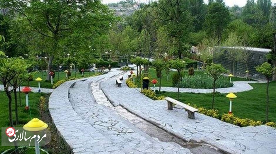 این بنر عجیب در پارک پردیسان مردم را عصبانی کرد