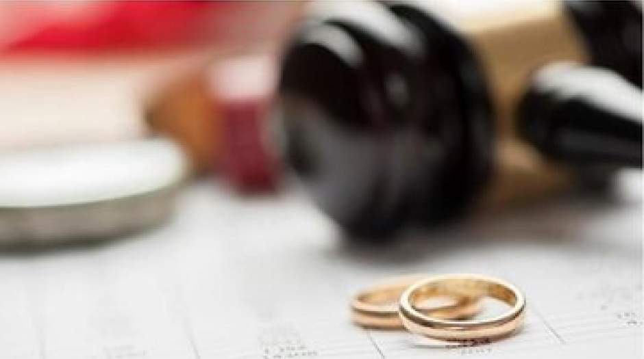 درخواست طلاق از تازه عروسی که در غذا سیر و پیاز می‌ریزد