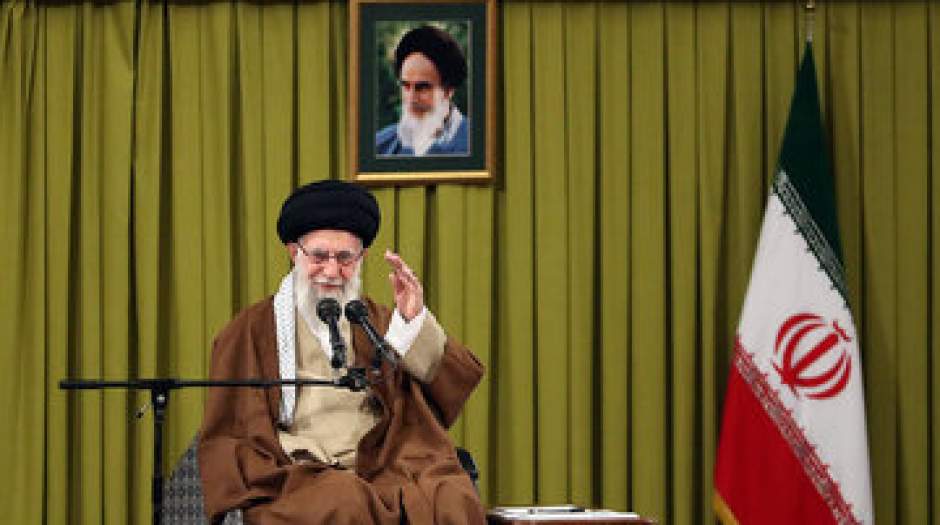 تاکیدات انتخاباتی رهبر انقلاب در یک ماه اخیر؛ از حضور حداکثری در انتخابات تا تحول در کشور از مسیر انتخابات