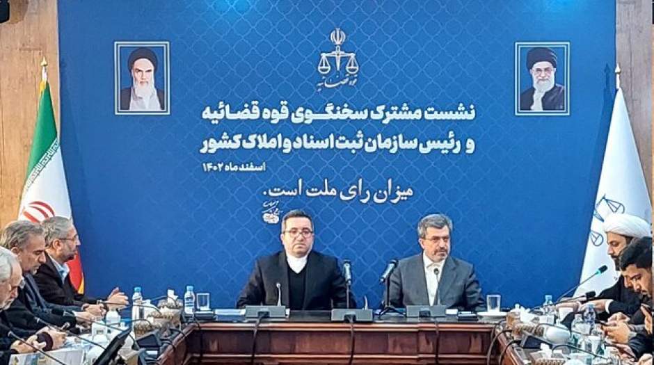 بابک زنجانی در زندان است