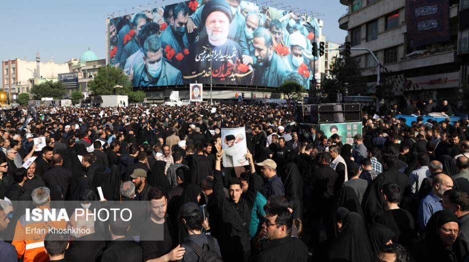 آغاز مراسم وداع تهرانی‌ها با رئیس جمهور شهید و همراهانش