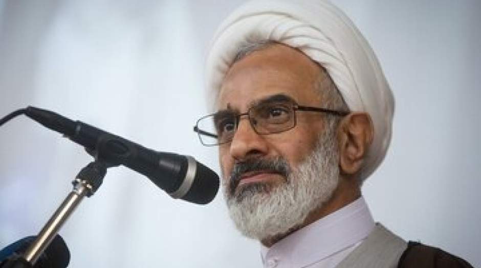 نماینده ولی فقیه در سپاه: برای رهبری سرباز انتخاب کنیم نه سربار