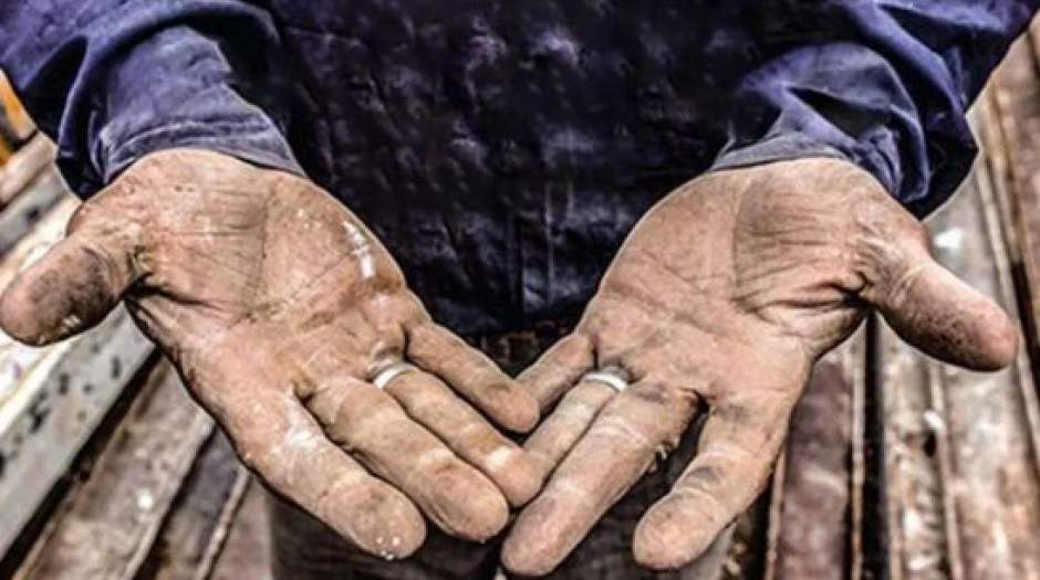 سقوط دستمزد و صعود مالیات