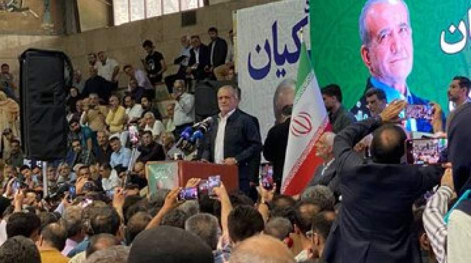 نباید با بانوان و دختران این سرزمین با چوب و باتوم برخورد کرد