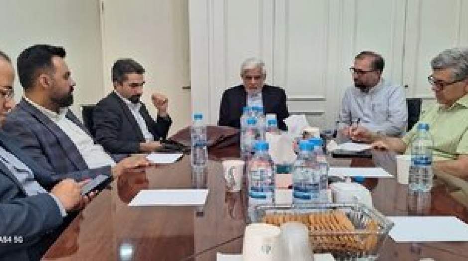 انتقاد شدید عارف از بداخلاقی انتخاباتی در آنتن تلویزیون