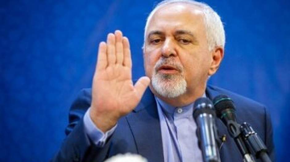 فرق می‌کند خود سنگ سرکار باشد یا کسی که با سنگ اندازی مقابله می‌کند