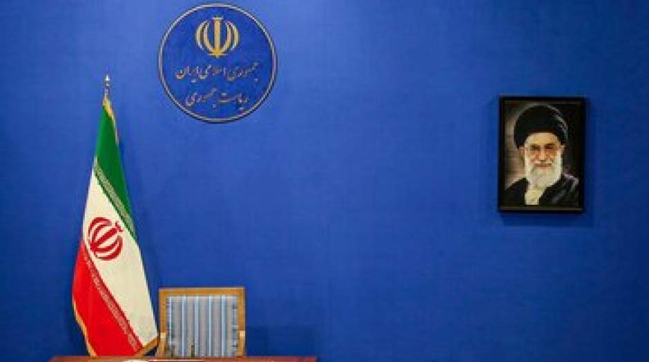 اعلام تاریخ ۱۴ شهریور برای اخذ رأی اعتماد، مبنای قانونی ندارد
