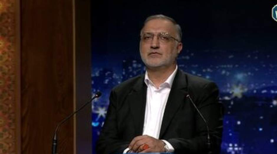 مهاجری: در انتخابات اخیر که زاکانی مرخصی گرفته بود،معلوم شد بود و نبودش در شهرداری فرقی نمی کند
