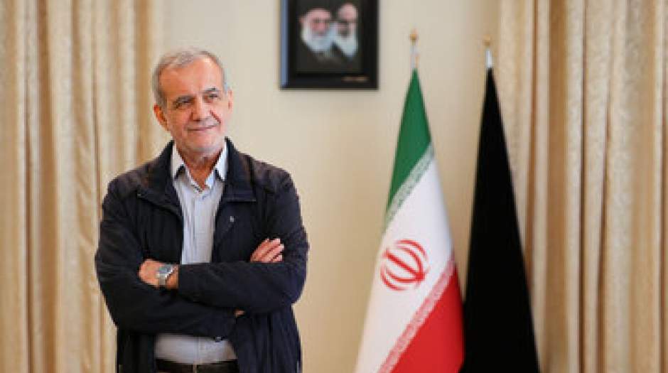 پزشکیان، چراغ های هالوژن سالن جلسات ریاست جمهوری را برای اولین بار روشن کرد