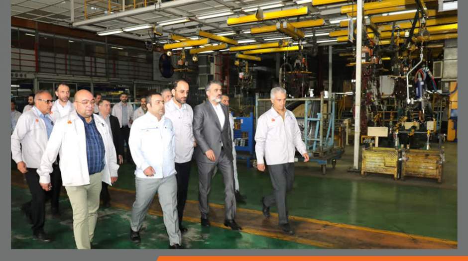 بازدید مدیرعامل گروه سایپا از خط تولید محصول پلت‌فرم P90 در پارس‌خودرو