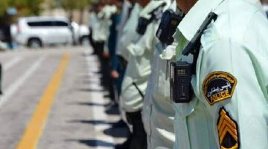 مگر پلیس بیکار است که بخواهد در مدارس مستقر شود