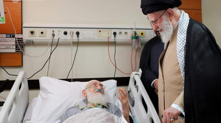 عیادت رهبر انقلاب اسلامی از آیت‌الله نوری همدانی