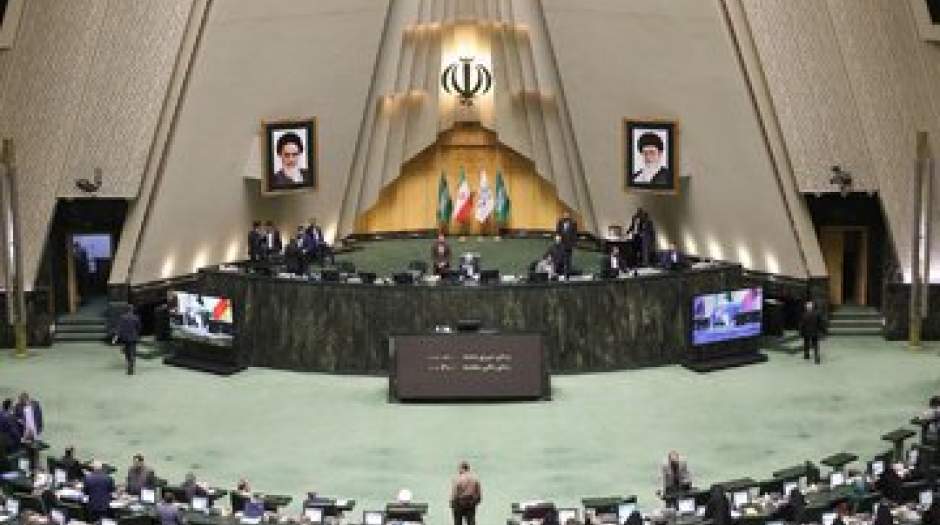 آیا نمایندگان بخاطر موافقت یا مخالف با استیضاح وزرا رشوه می‌گیرند؟