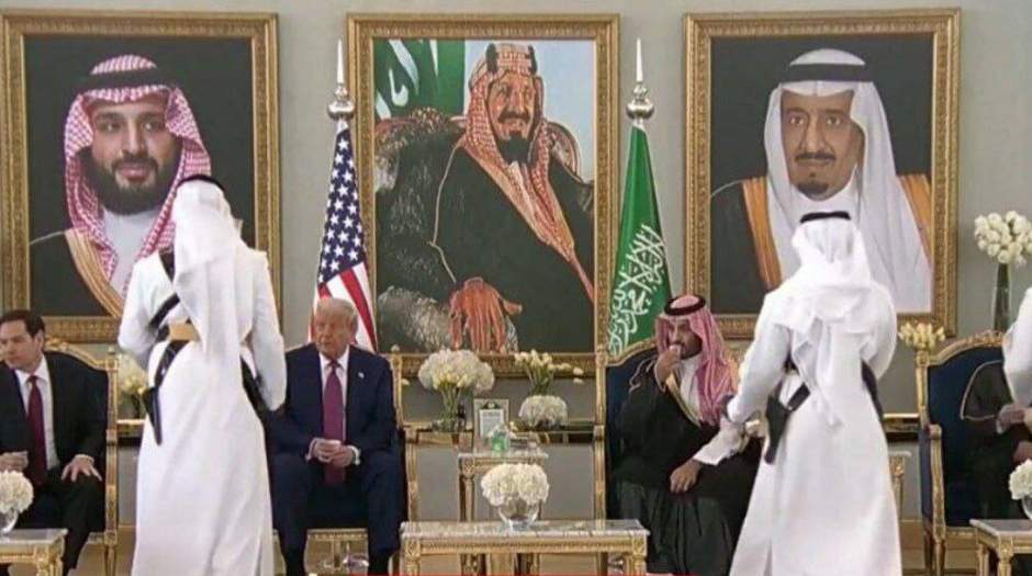 حرکت جنجالی ترامپ در بدو ورود به عربستان!