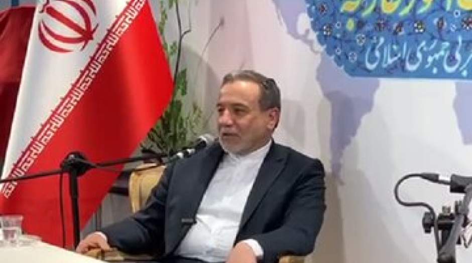 عراقچی: امیدوارم نمایشگاه کتاب در منطقه و جهان بدرخشد